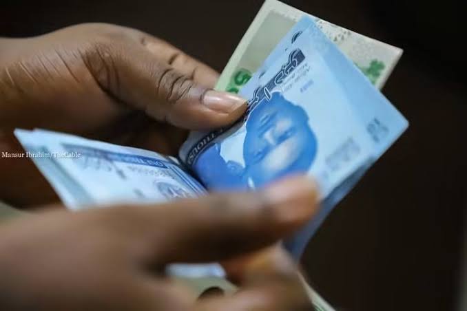 Naira Closes at N1,332.90/$ at Official FX Market