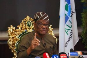 Wike attacks Amaechi, says politicians he calls ‘thieves’ and ‘lunatics’ cannot become president